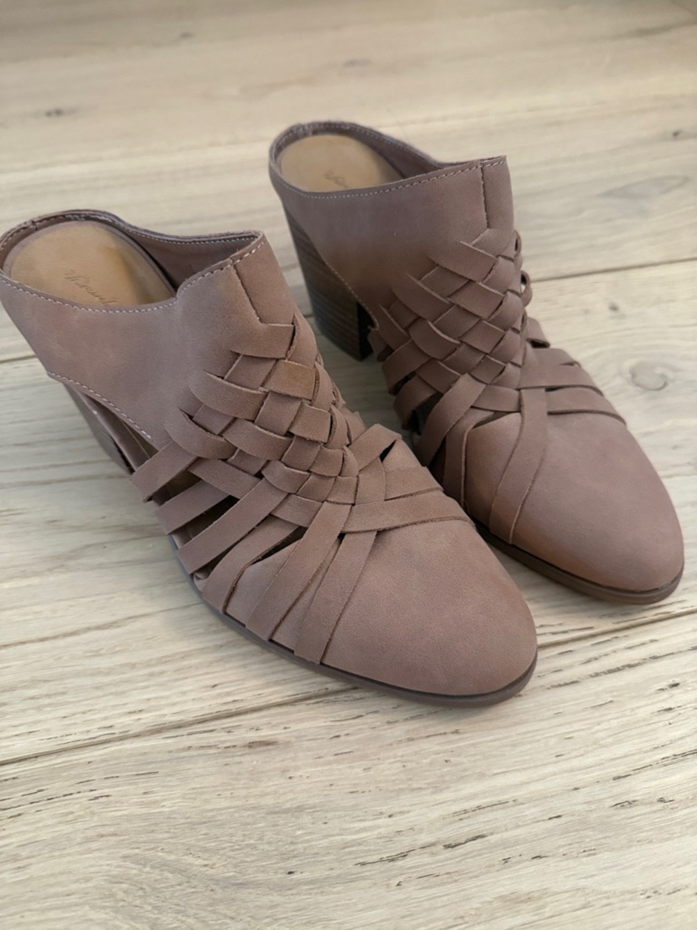 Universal Thread woven heeled slip on mules